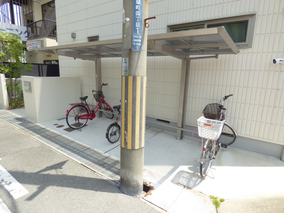 駐輪場 トロワ・レブローニュ