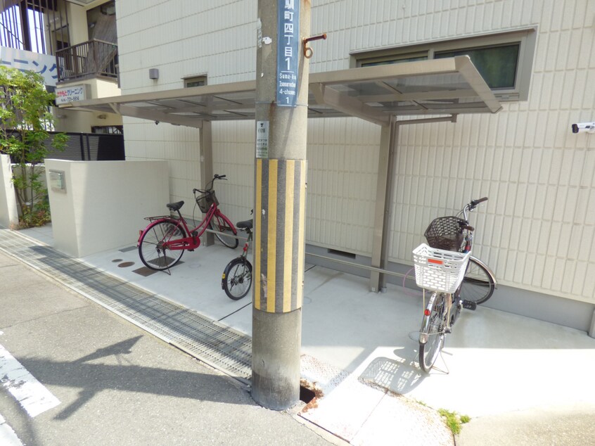 駐輪場 トロワ・レブローニュ