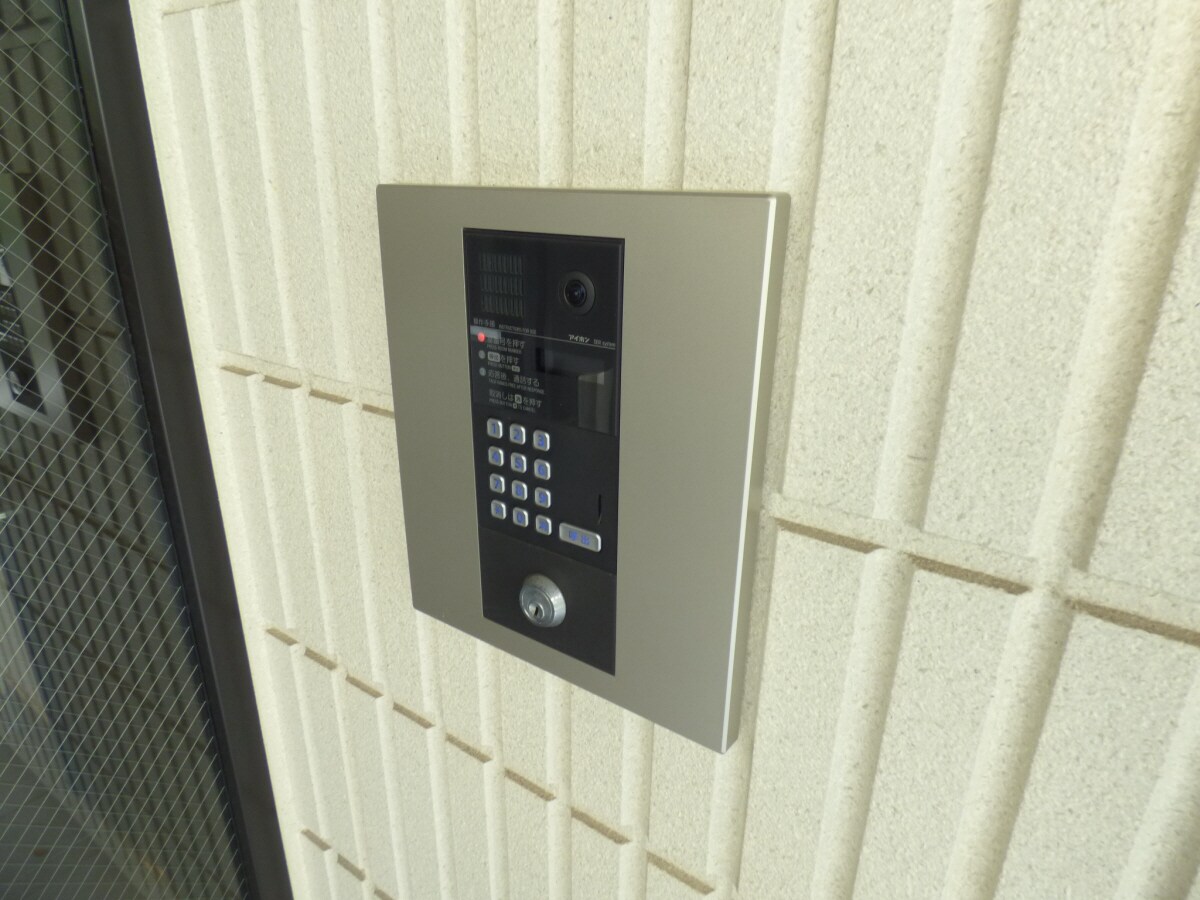 安心のオートロック完備 トロワ・レブローニュ