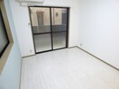 白を基調とした明るいフローリング ワコーレ須磨衣掛