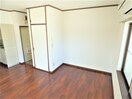 キレイな洋室 エメラルド行幸