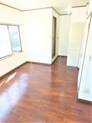 広々とした洋室 エメラルド行幸