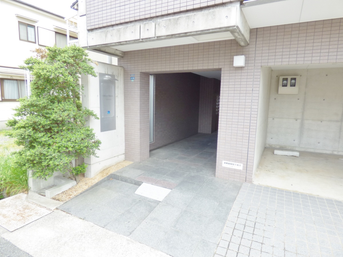 キレイなエントランス ベルトゥリー板宿ＳＯＵＴＨ