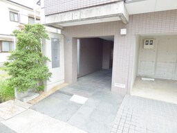 キレイなエントランス