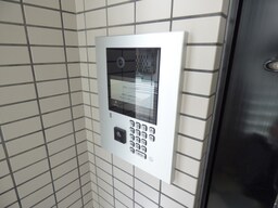 安心のオートロック完備