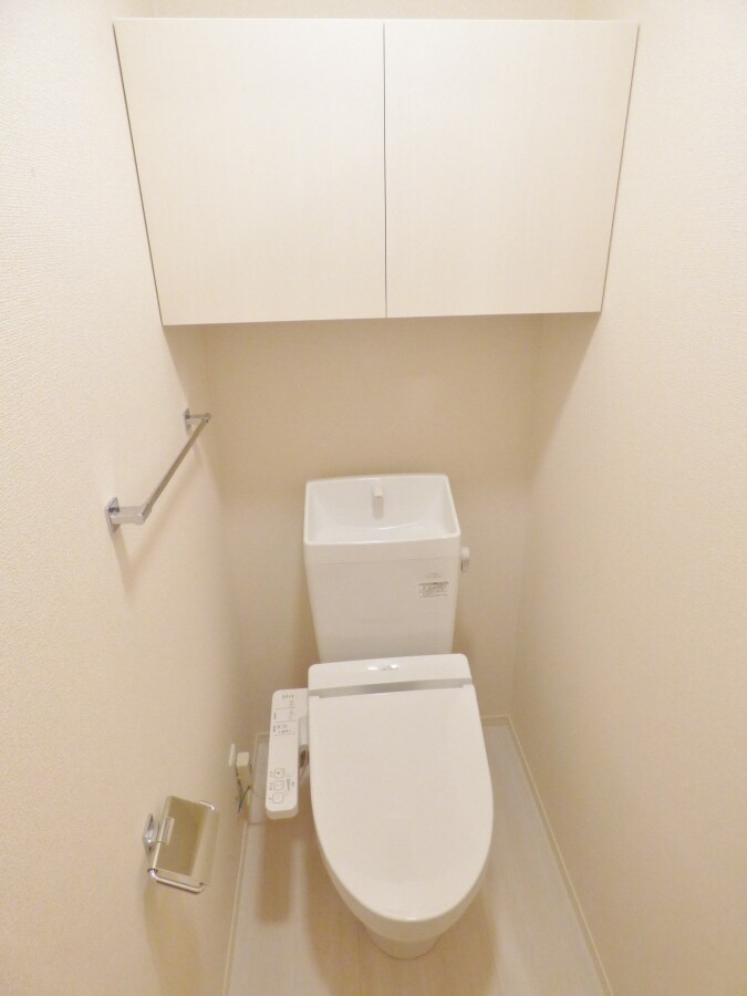 ウォシュレット付トイレ ブル・マリーノ衣掛