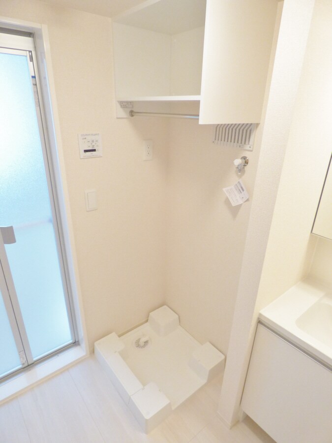 室内洗濯機置場 ブル・マリーノ衣掛