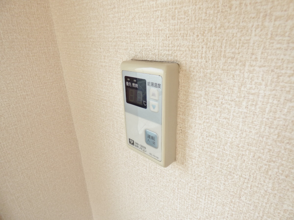 給湯器リモコン コーポラス栄里