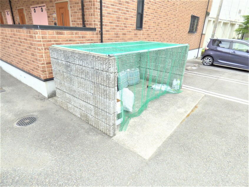 敷地内ゴミステーション完備 シェーンタール須磨