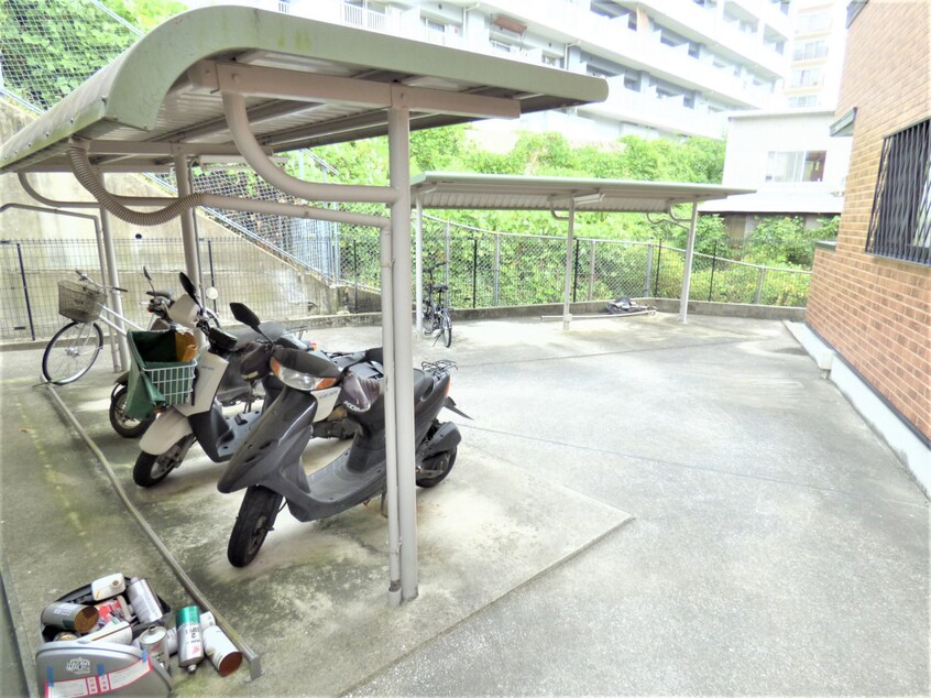 駐輪場＆バイク置場 シェーンタール須磨