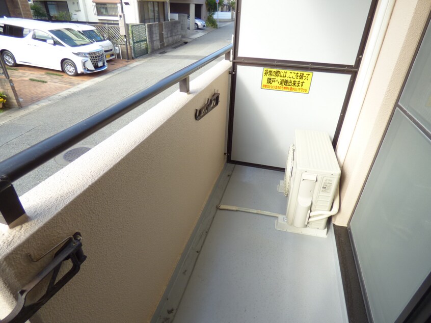 南西向きバルコニーで日当たり良好 メゾン・ド・ヴィレ須磨