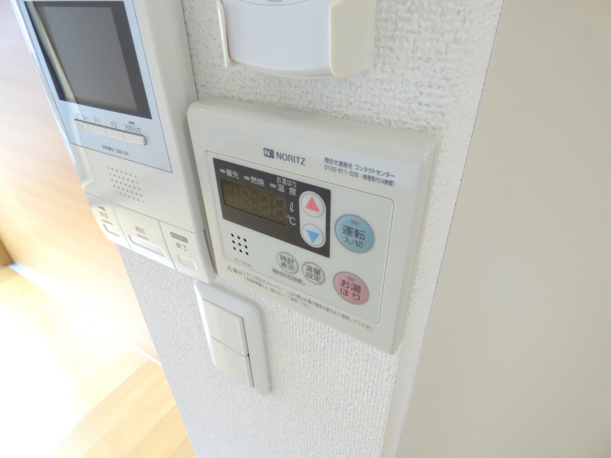 給湯器リモコン ワコーレヴィアーノ須磨月見山本町