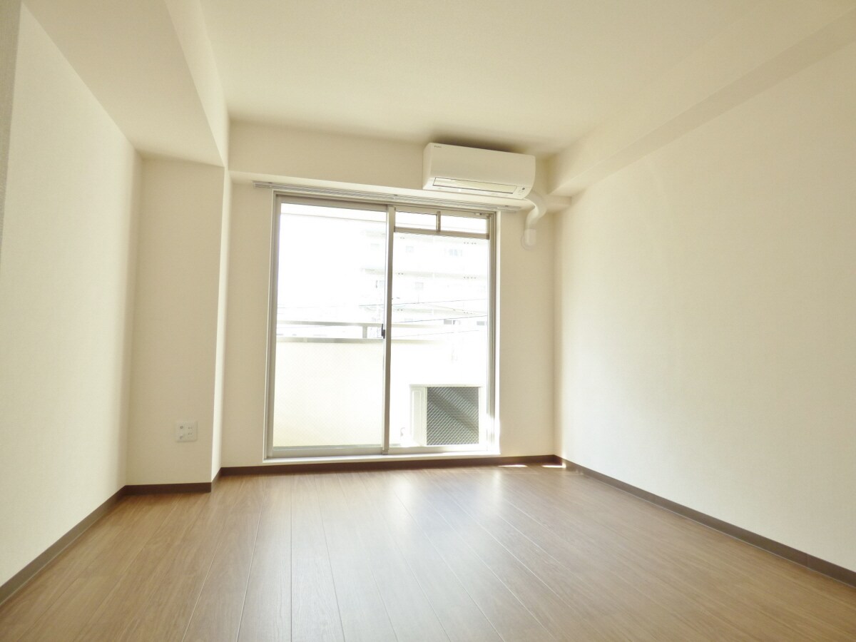 広々としたキレイな洋室 マ・メゾン・ド・スマ