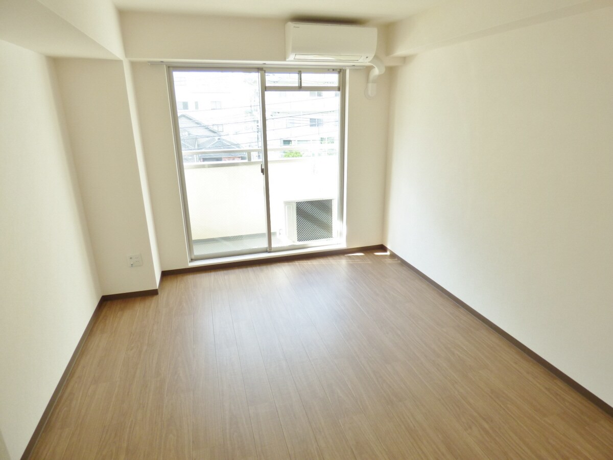 広々としたキレイな洋室 マ・メゾン・ド・スマ