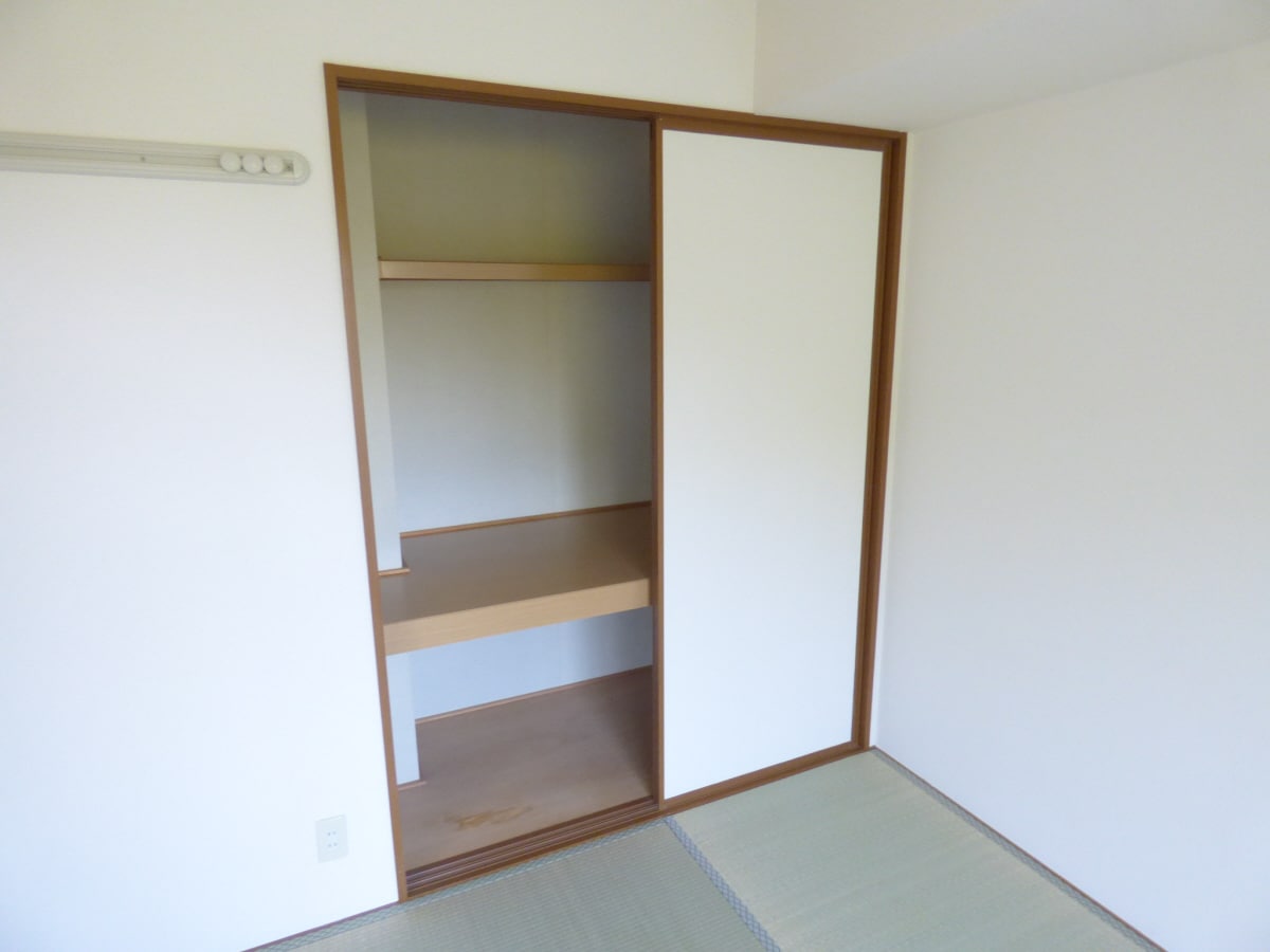 押入 サニーガーデン須磨