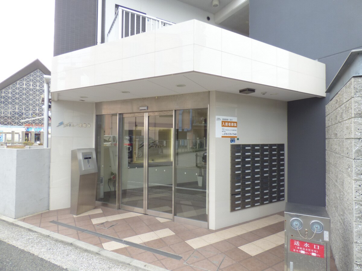 オシャレなエントランス クレアドル須磨Ⅲ