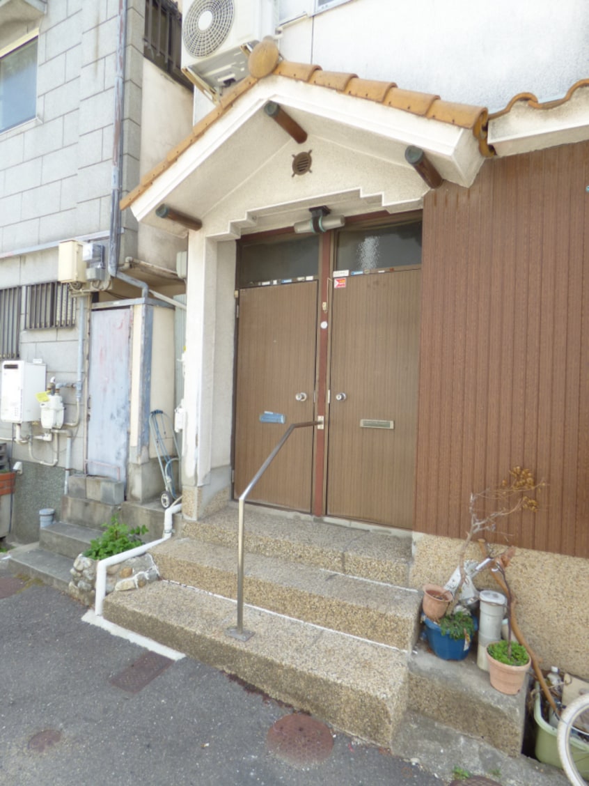 入口 離宮前町１丁目アパート