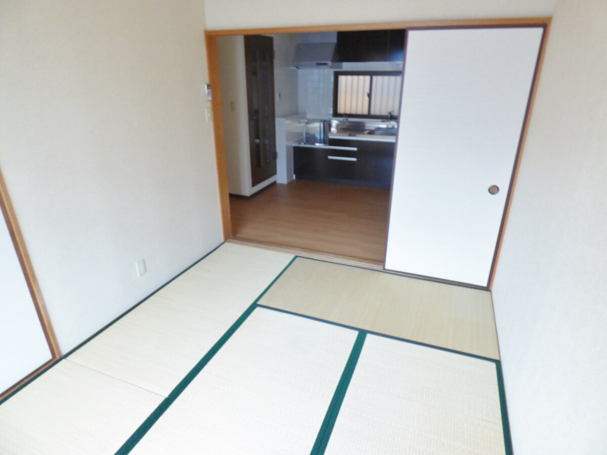 キレイな和室 エクレール衣掛