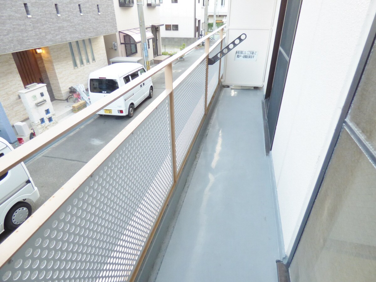 南東向きバルコニーで日当たり良好 エクレール衣掛