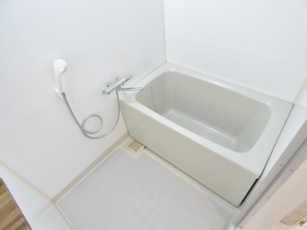 キレイな浴室 よしかわビル