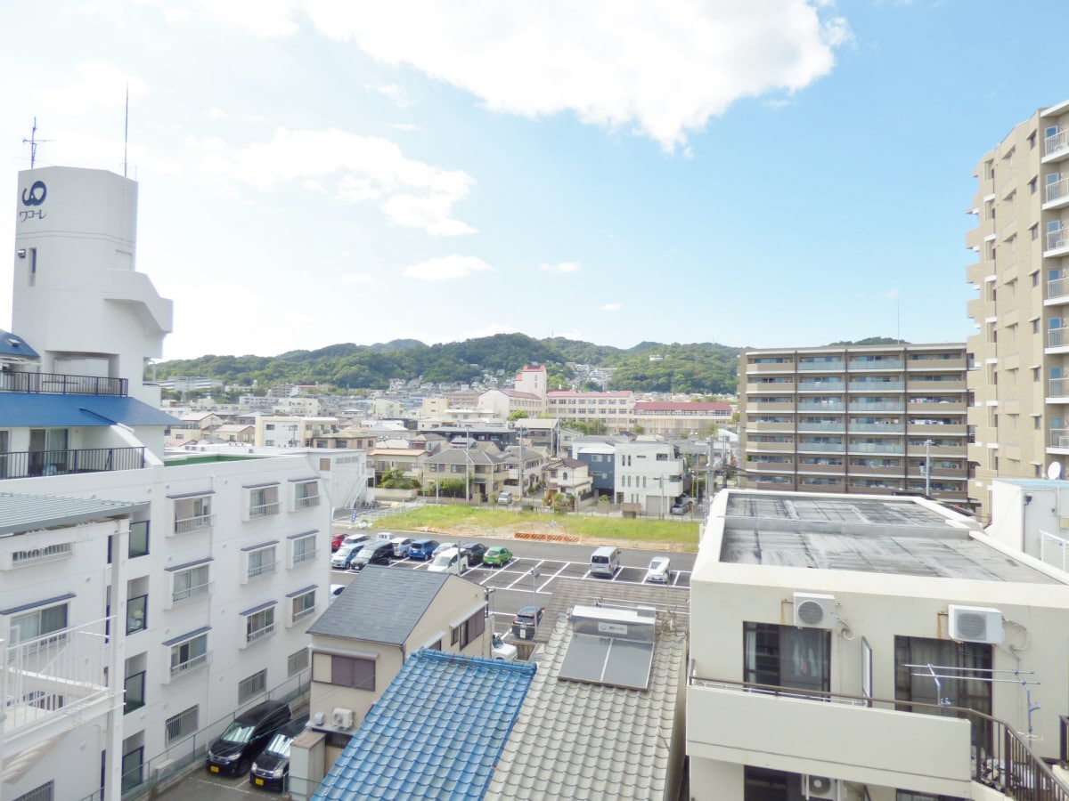 神戸の山が見えます エヌエムスワサントアン