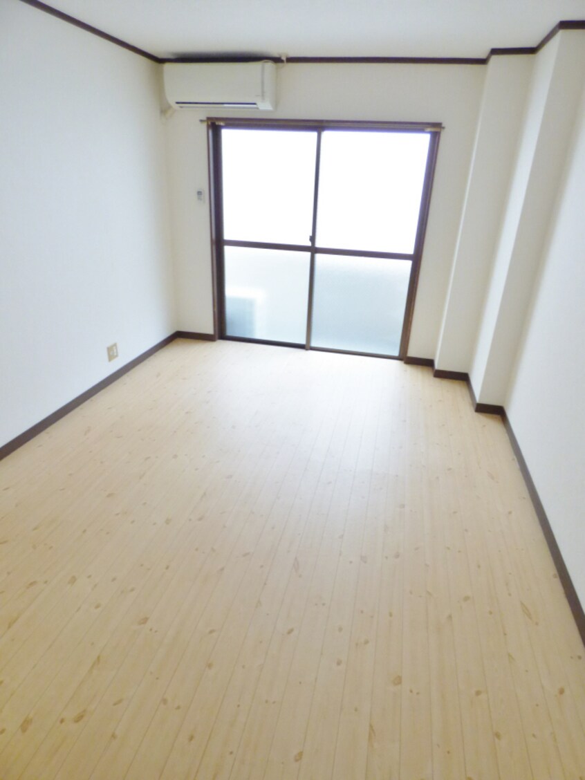 キレイな洋室 サンビレッジ板宿
