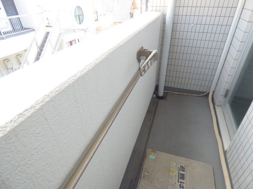 南東向きバルコニーで日当たり良好 エル離宮