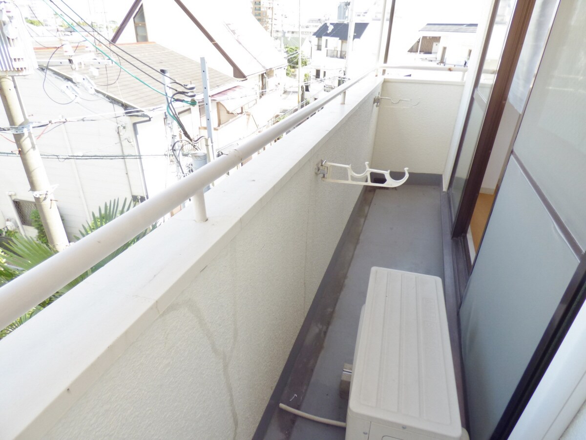 明るいバルコニー スマ扇コーポ