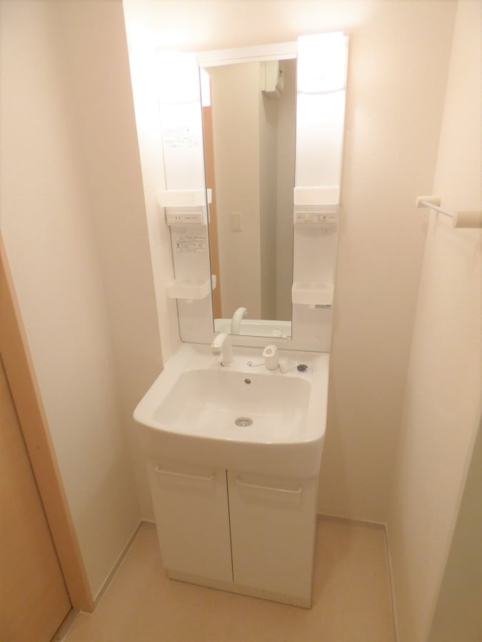 シャンプードレッサー サニー離宮前