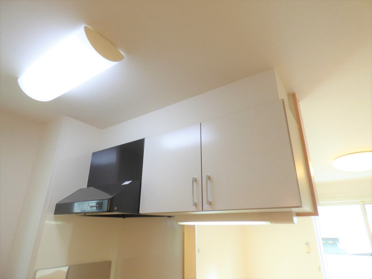 レンジフード＆キッチン収納 サニー離宮前