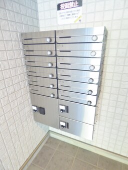 荷物がいつ届いても安心の宅配ボックス