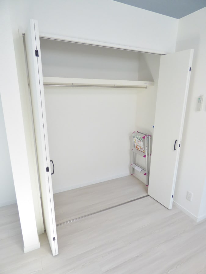 脚立のあるクローゼット エヌエムサンカンテキャトフＢ棟