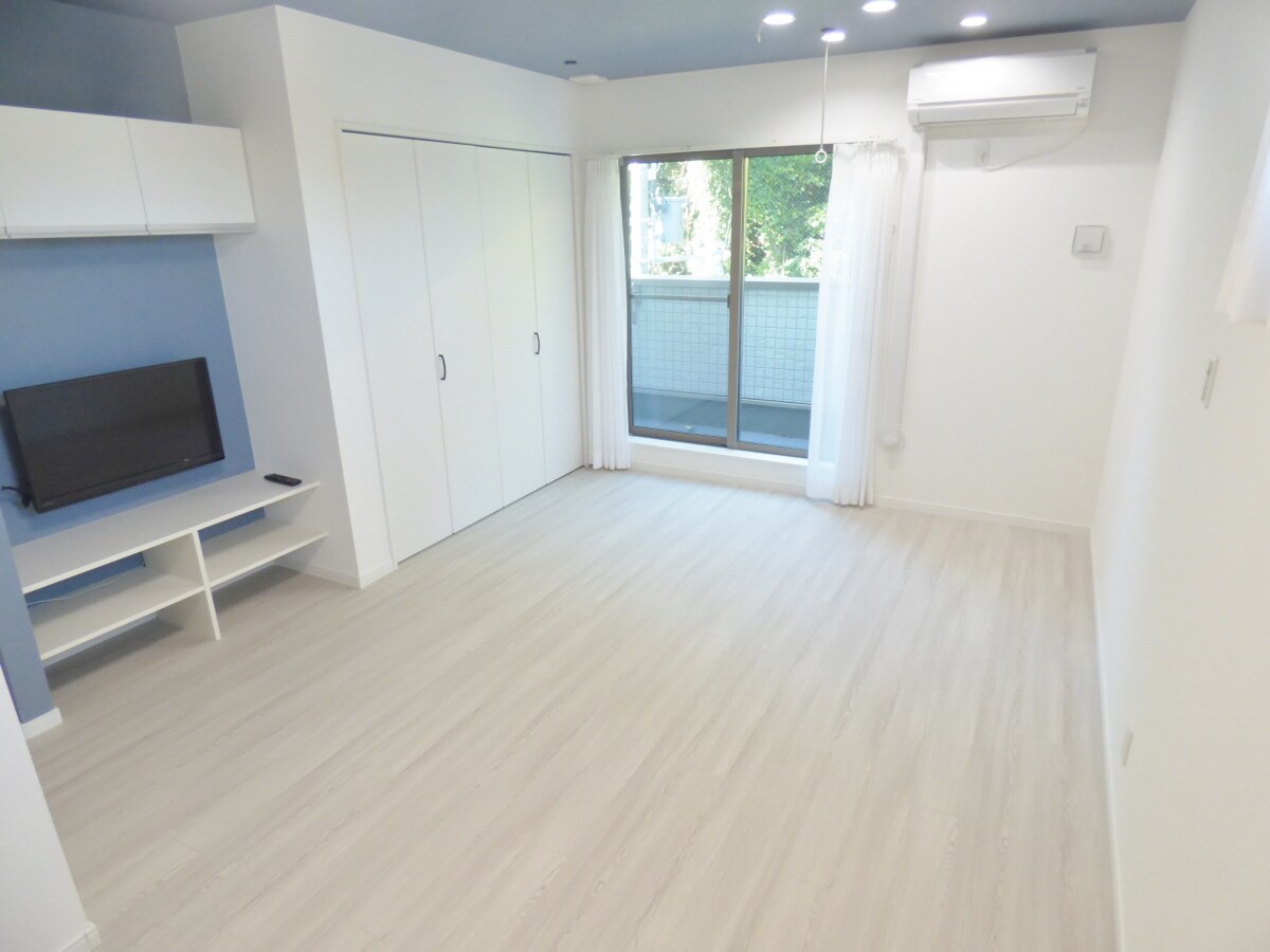 広々としたオシャレな洋室 エヌエムサンカンテキャトフＢ棟