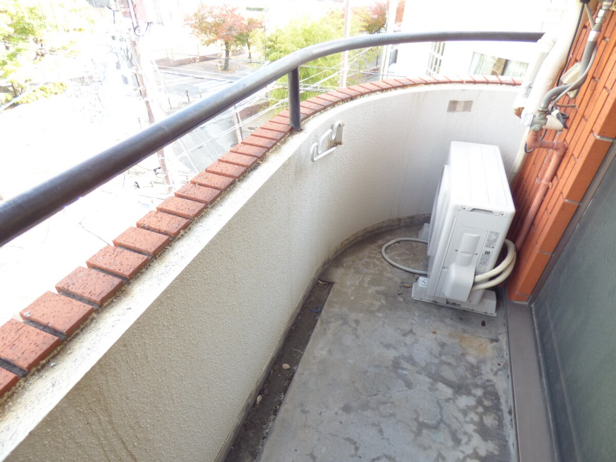 明るいバルコニー 華山マンション