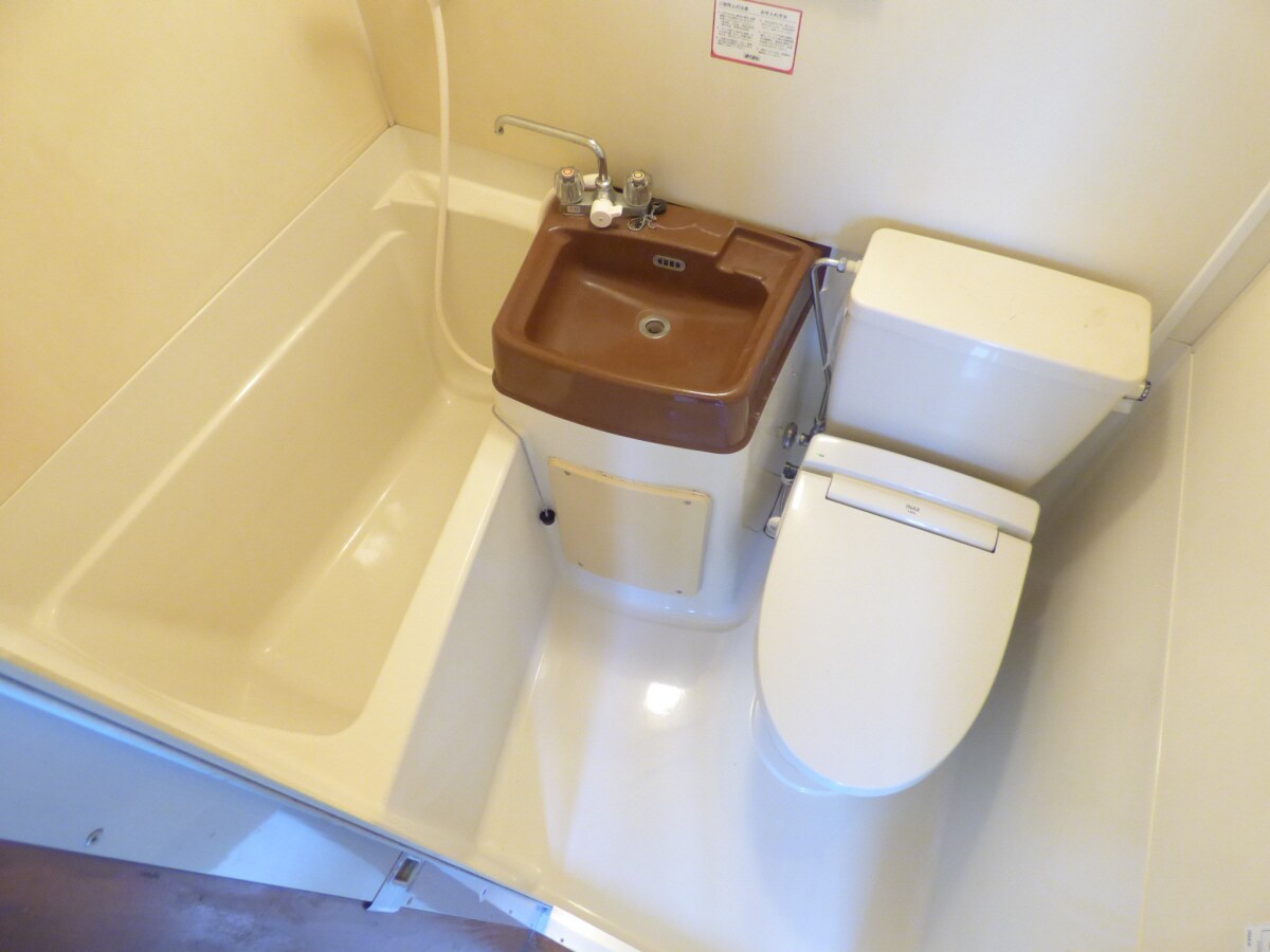 キレイなユニットバス 華山マンション