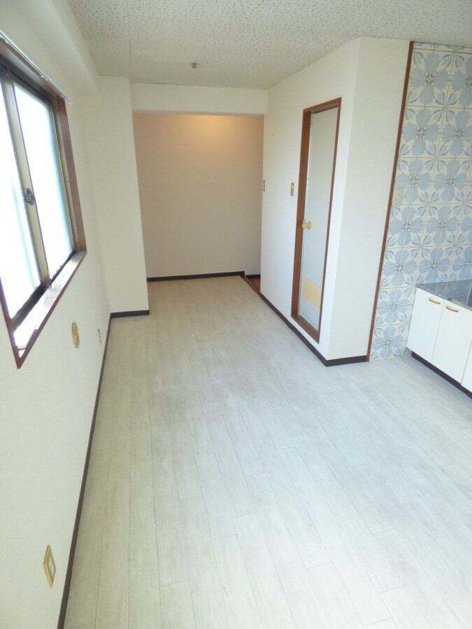 広々としたダイニング 華山マンション