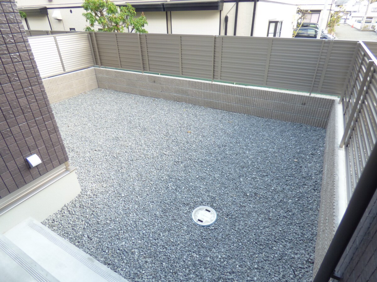 広々とした専用庭 メゾンド・メルヴェーユ須磨Ⅱ