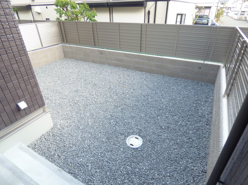 広々とした専用庭 メゾンド・メルヴェーユ須磨Ⅱ