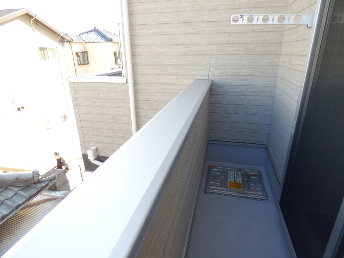 南東向きバルコニーで日当たり良好 モデルノ大手町