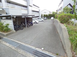 敷地内駐車場完備