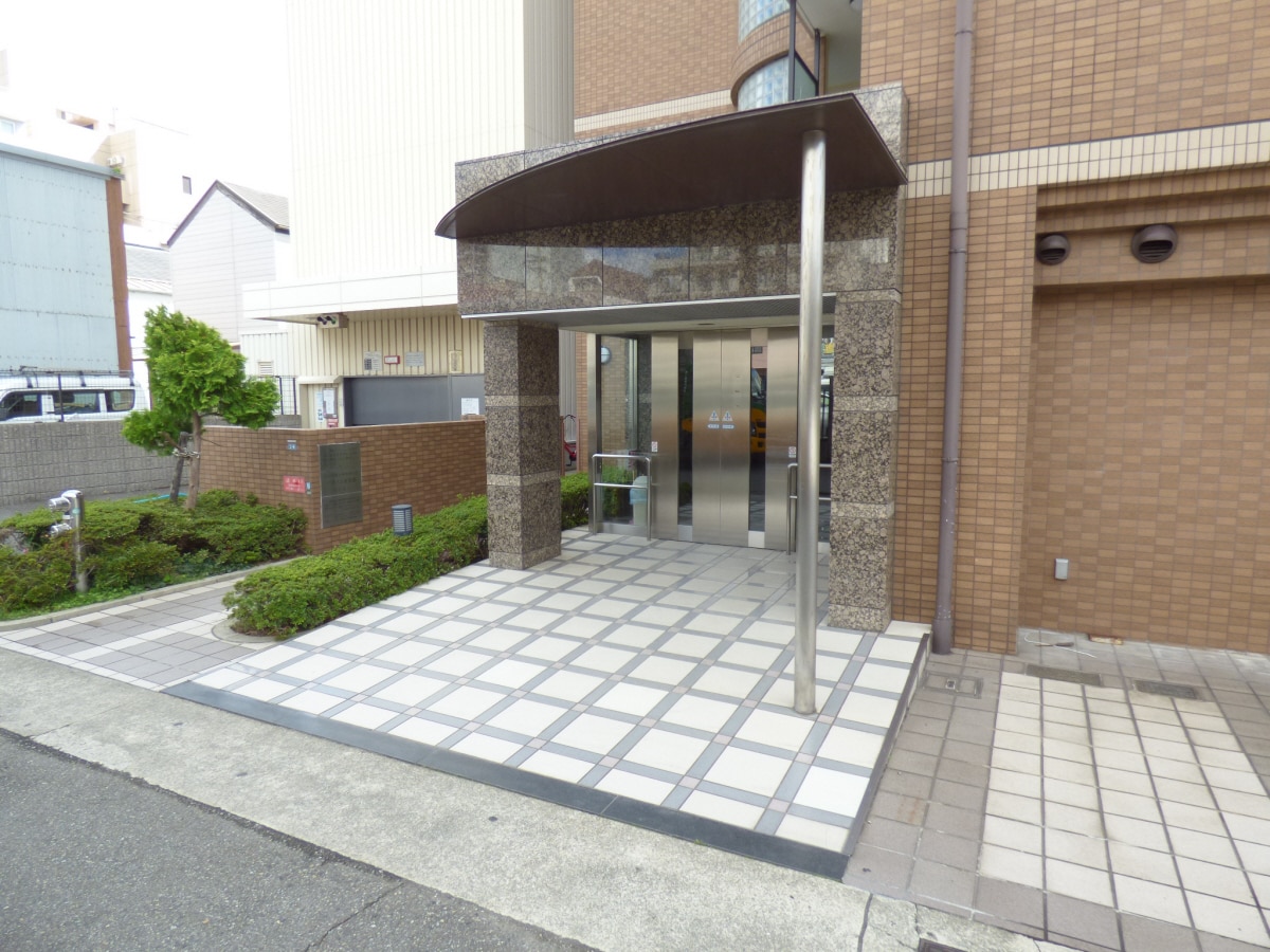 キレイなエントランス アネスト恵美寿