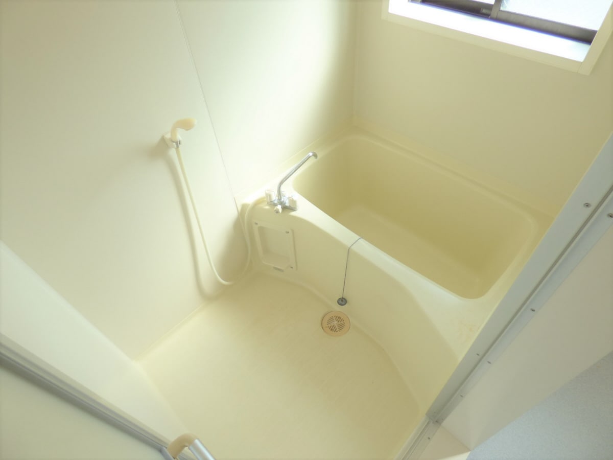 窓があり換気のよい浴室 メゾン大手ドゥ