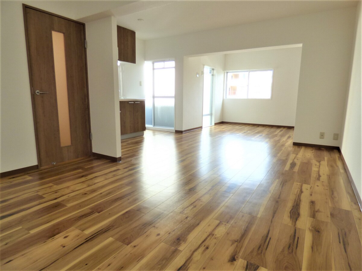 キレイなフローリング 桂尾山サンハイツ