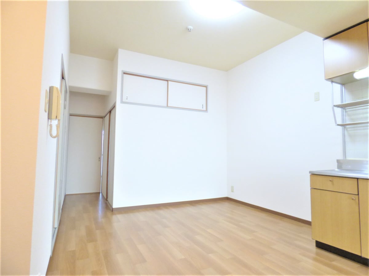 広々としたリビング メゾン板宿