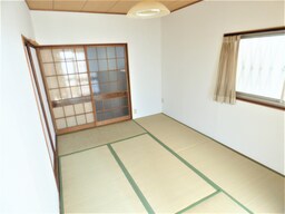 明るい１階の和室
