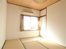 明るい２階の和室 妙法寺池ノ内テラスハウス