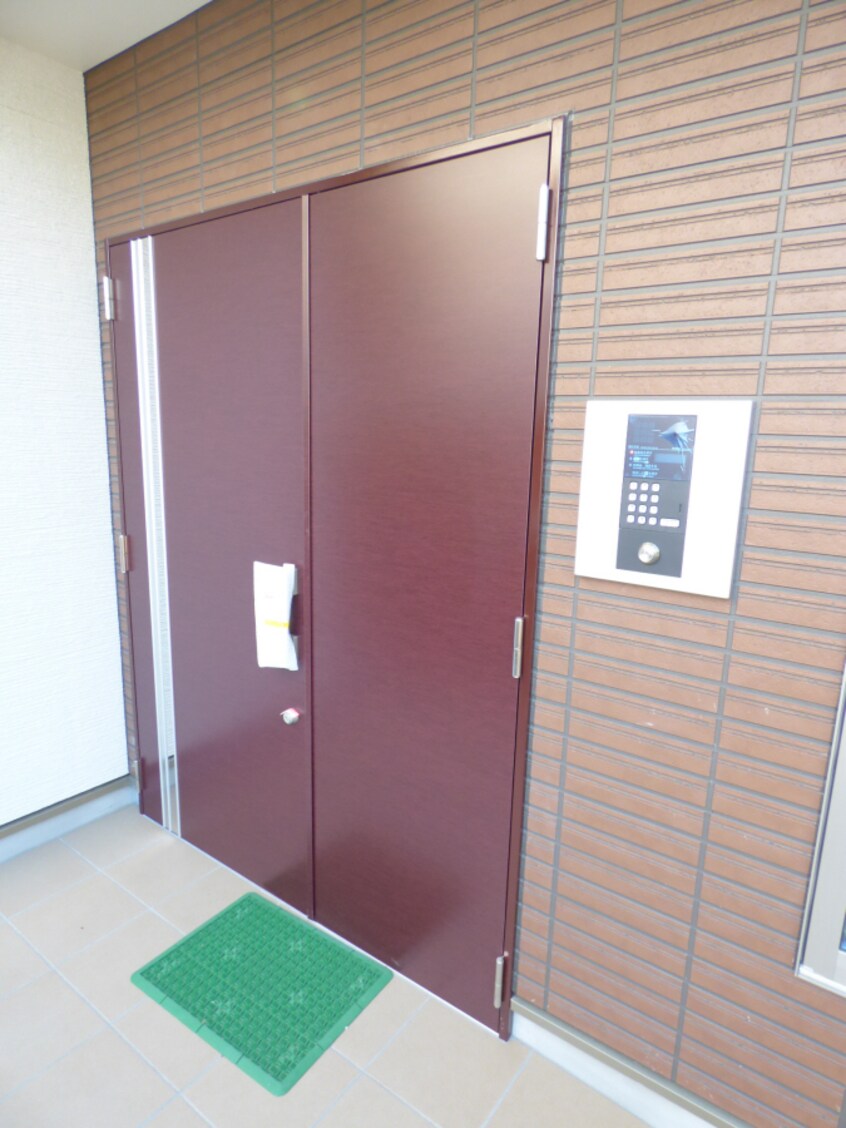 安心のオートロック完備 ワコーレヴィアーノ須磨行幸町