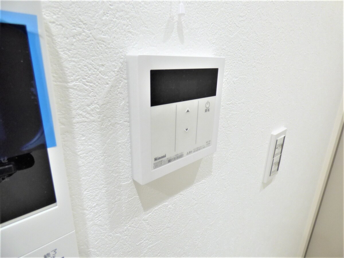 給湯器リモコン ワコーレヴィアーノ須磨行幸町