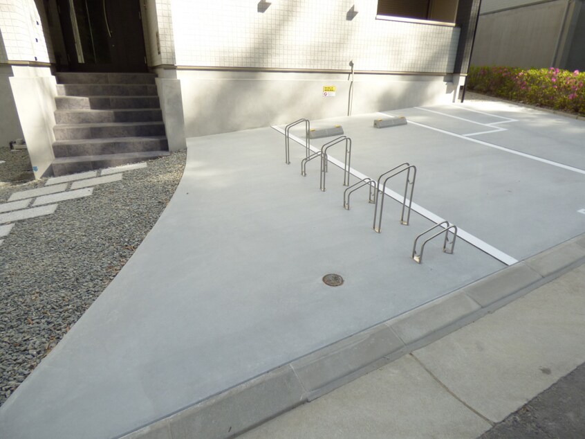 駐輪場 エヌエムサンカンテキャトフＤ棟