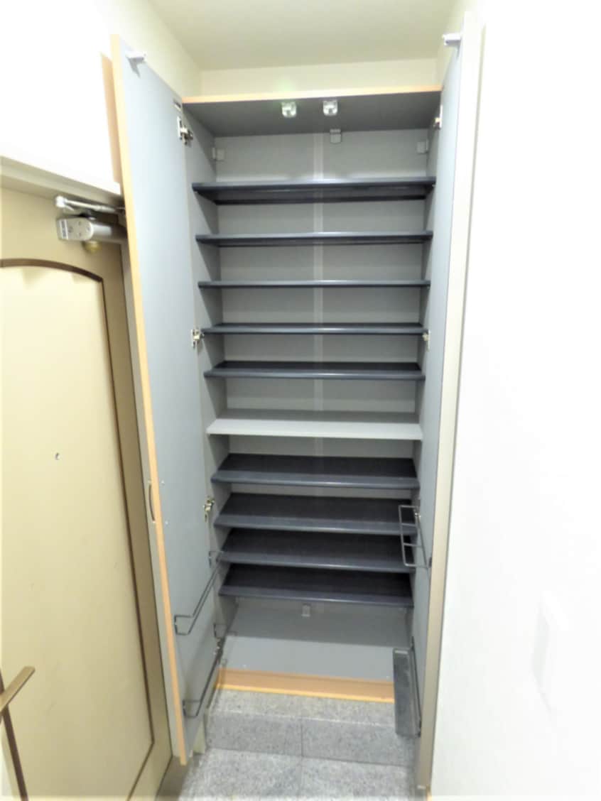 トールタイプのシューズボックス付 三國ビル